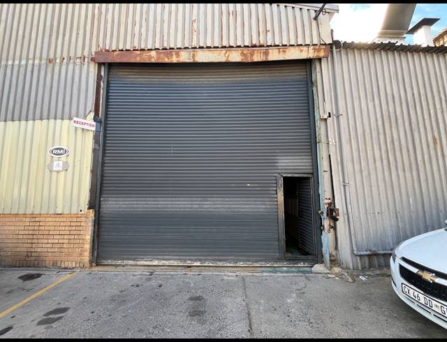 950M² WAREHOUSE TO LET IN EASTLEIGH